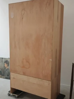 Grande armoire penderie en bois Drevotex 1970