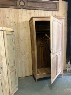 Grande armoire penderie hêtre brut