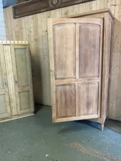 Grande armoire penderie hêtre brut