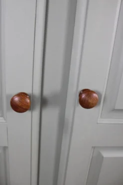 Grande armoire vintage Gautier vert sauge, France, années 60