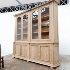 Grande bibliothèque vitrée en chêne – XIXe siècle