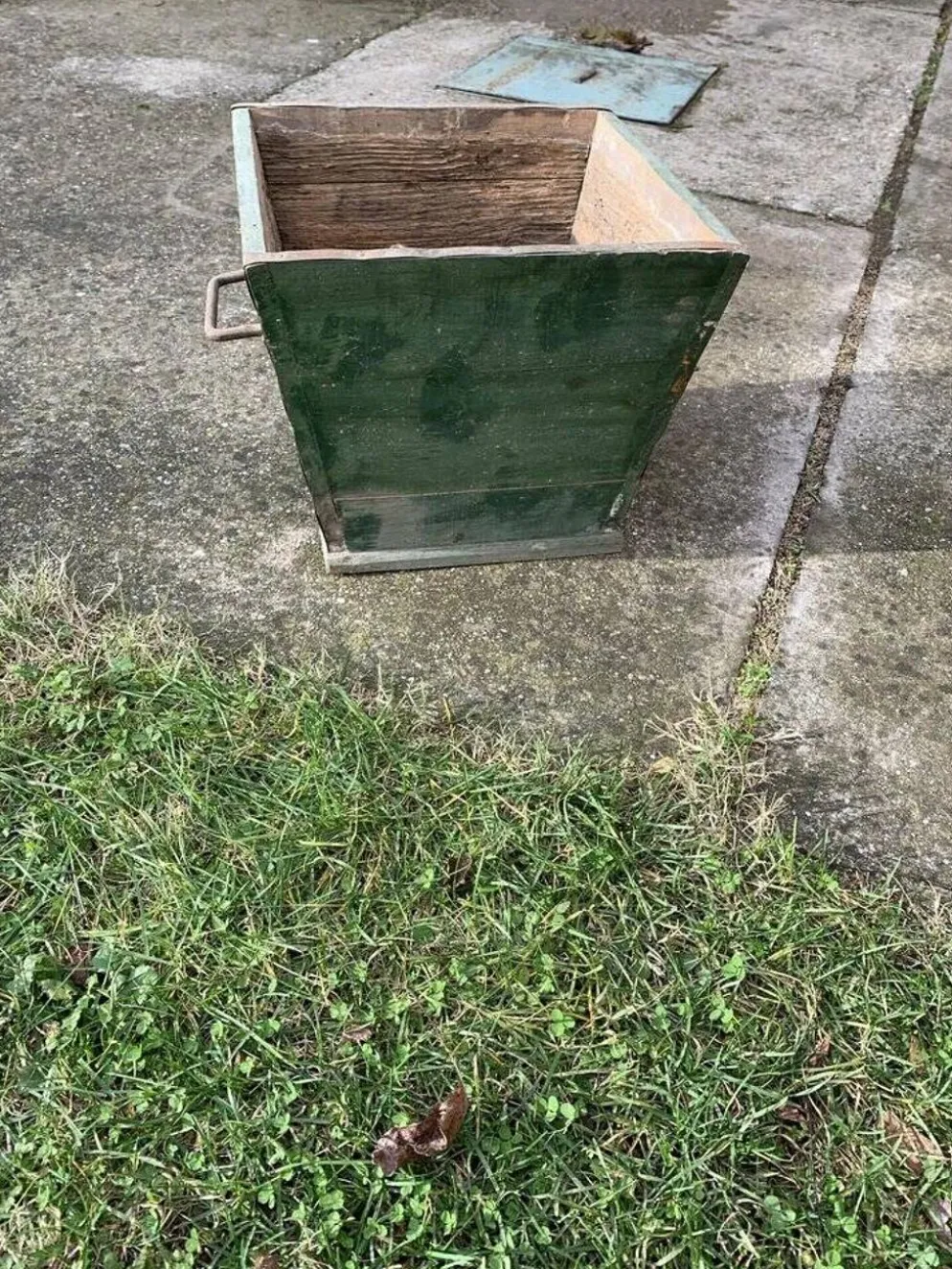 Grande boîte en pin vert forêt vintage années 1940, style utilitaire rustique