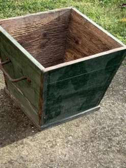 Grande boîte en pin vert forêt vintage années 1940, style utilitaire rustique