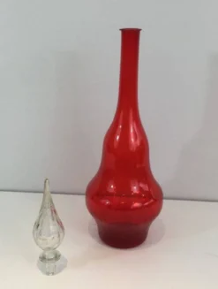 Grande bouteille design en verre rouge