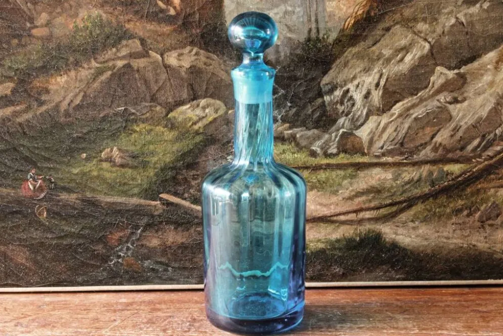 Grande bouteille en cristal soufflé, torsadé, bleu turquoise, début 20ème