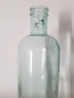 Grande bouteille vintage en verre