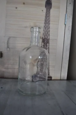 Grande bouteille vintage en verre transparent des années 1950 – pièce déco tchèque