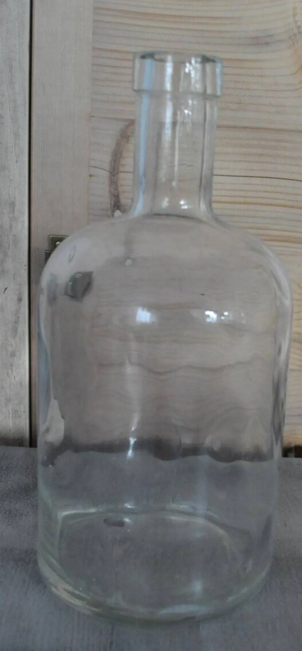 Grande bouteille vintage en verre transparent des années 1950 – pièce déco tchèque