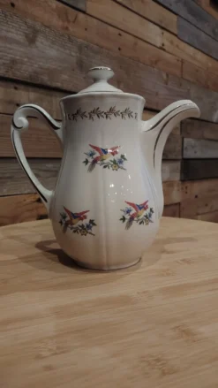 Grande cafetière vintage en faïence Saint-Amand – Décor Oiseaux et Or