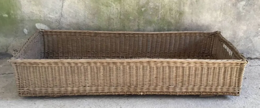 Grande caisse ou panier rectangulaire en osier - vintage 1960