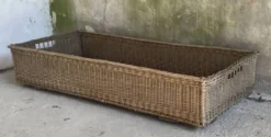 Grande caisse ou panier rectangulaire en osier - vintage 1960