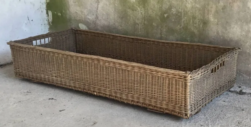 Grande caisse ou panier rectangulaire en osier - vintage 1960