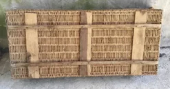 Grande caisse ou panier rectangulaire en osier - vintage 1960