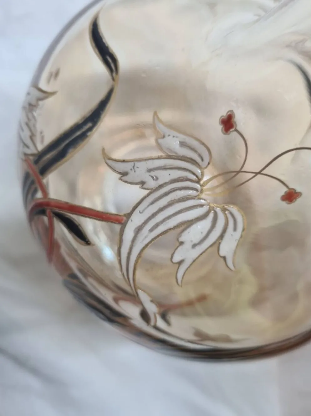 Grande Carafe Art nouveau verre emaillé irisé et fleurs