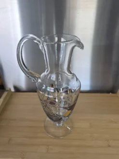 Grande carafe / Pichet en cristal de Paris décor vitrail signé H 30 cm