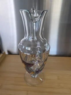 Grande carafe / Pichet en cristal de Paris décor vitrail signé H 30 cm