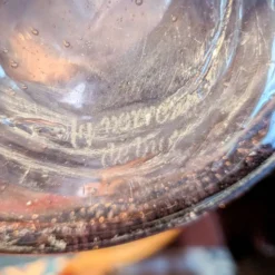 Grande carafe pichet à glace Verrerie de Biot en verre bullé améthyste