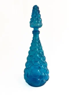Grande carafe vintage en verre bleu piscine
