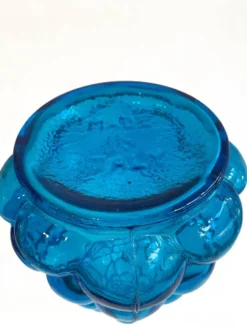 Grande carafe vintage en verre bleu piscine