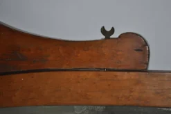 Grande coiffeuse vintage en bois marron avec miroir ovale et rangements intégrés