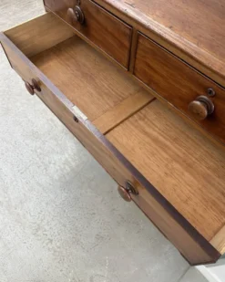 Grande commode anglaise victorienne en acajou (rénovée)