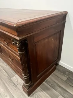 Grande commode style Empire en bois / acajou – 4 tiroirs