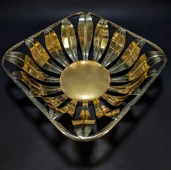 Grande corbeille décorative vintage en métal doré – 90's