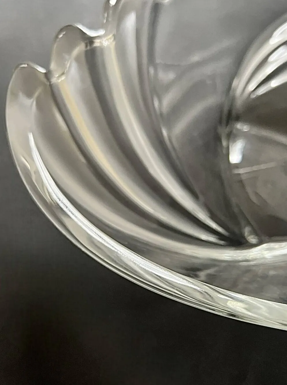 Grande corbeille ou vide poche en verre cristallin Art Déco