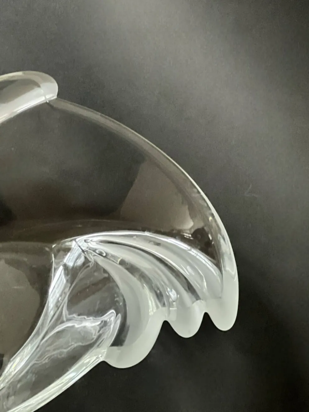 Grande corbeille ou vide poche en verre cristallin Art Déco