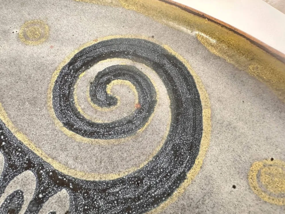 Grande coupe en grés de Richard Kjærgaard, esprit Picasso / CoBra, Danemark