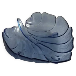 Grande coupe à fruit en forme de feuille, en verre moulé bleu