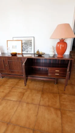 Grande enfilade en palissandre restaurée – années 60/70