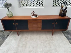 Grande enfilade Rudolf Bernd Glatzel pour Fristho