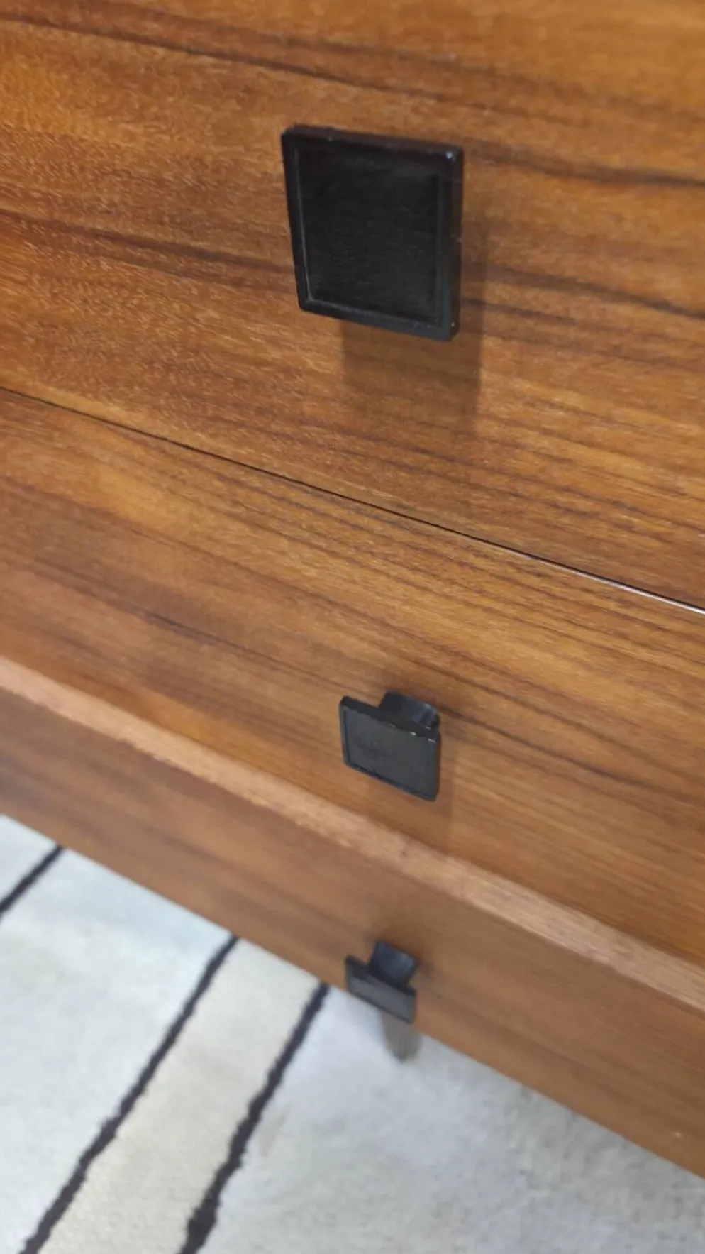 Grande enfilade vintage années 60/70 – 3 tiroirs – design moderniste