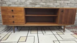 Grande enfilade vintage années 60/70 – 3 tiroirs – design moderniste