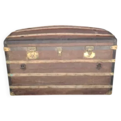 Grande malle bombée d'époque 1900 signée Moynat Paris en bois