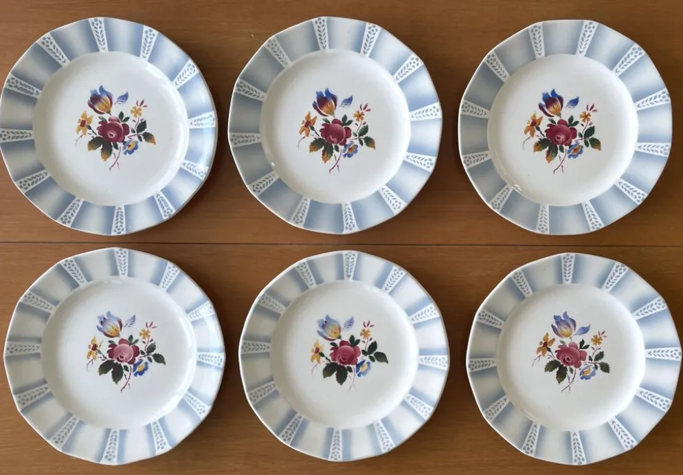6 grandes assiettes plates anciennes en faïence de Sarreguemines