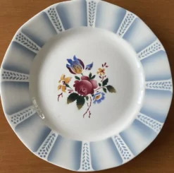 6 grandes assiettes plates anciennes en faïence de Sarreguemines