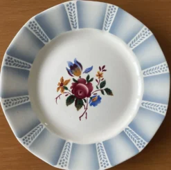 6 grandes assiettes plates anciennes en faïence de Sarreguemines