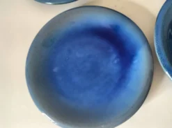 6 grandes assiettes plates en grès bleu cobalt et turquoise