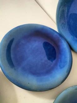 6 grandes assiettes plates en grès bleu cobalt et turquoise