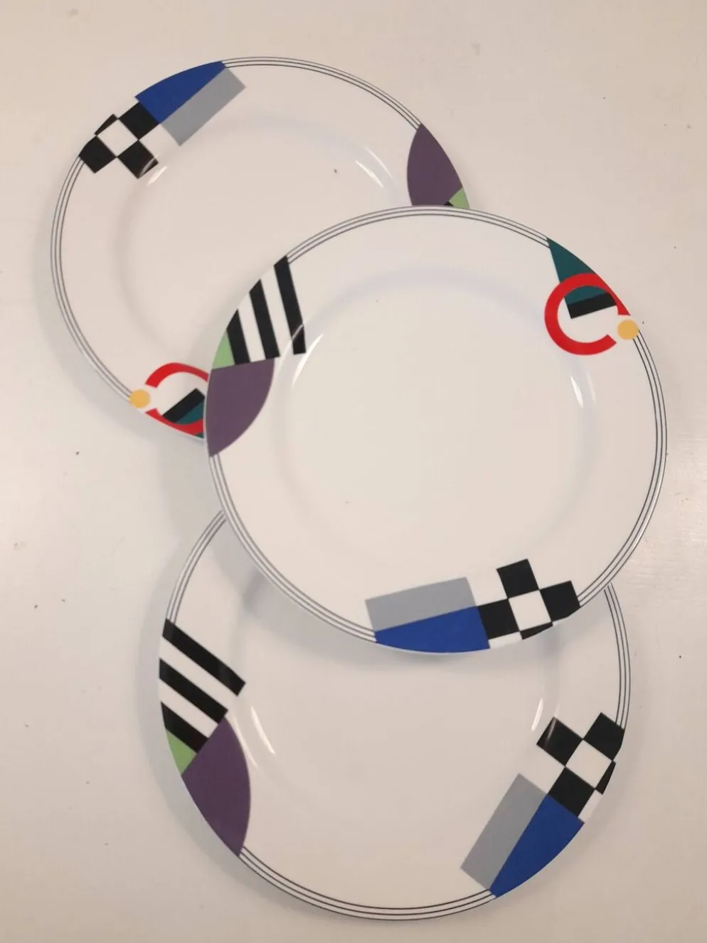 3 grandes assiettes postmodernes Mikasa Maxima