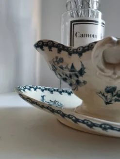 Grande saucière sur dormant terre de fer Gien « Chardons »