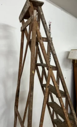 Grand escabeau en bois vintage