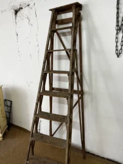 Grand escabeau en bois vintage