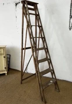 Grand escabeau en bois vintage
