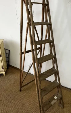 Grand escabeau en bois vintage