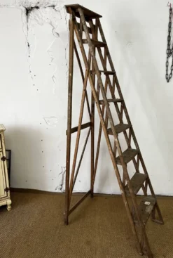 Grand escabeau en bois vintage