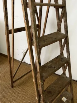 Grand escabeau en bois vintage