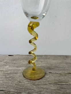 4 grandes coupes flûtes à champagne multicolores torsadés